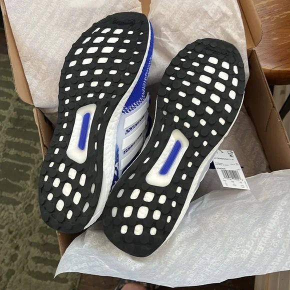 ✨NEW✨adidas ULTRABOOST 1.0 - Picture 2 of 5